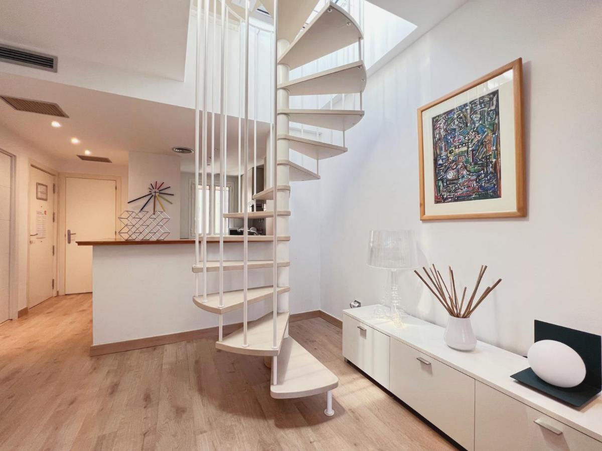 Stay U-Nique Apartments Urquinaona II บาร์เซโลนา ภายนอก รูปภาพ